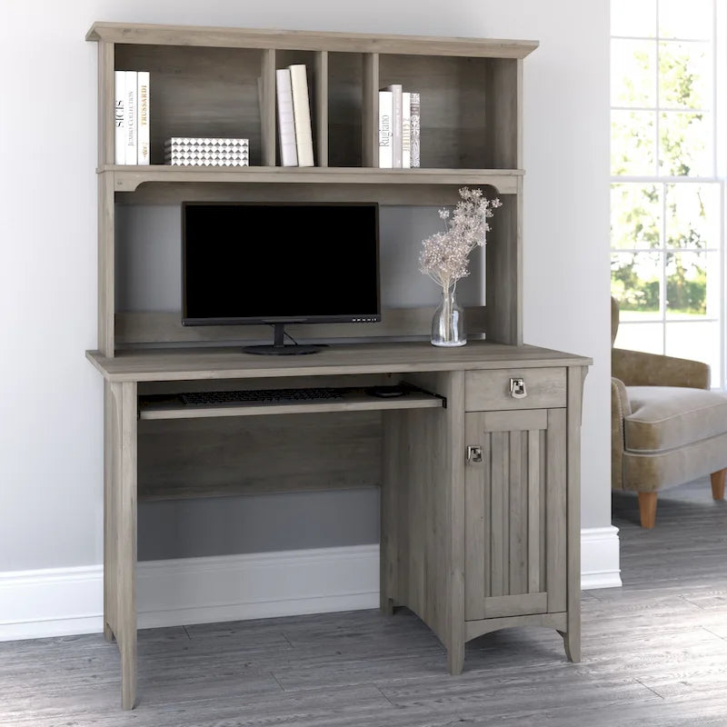 Petit bureau d'ordinateur avec étagère de rangement sur le dessus