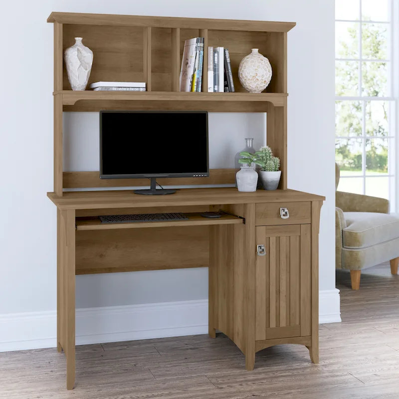 Petit bureau d'ordinateur avec étagère de rangement sur le dessus