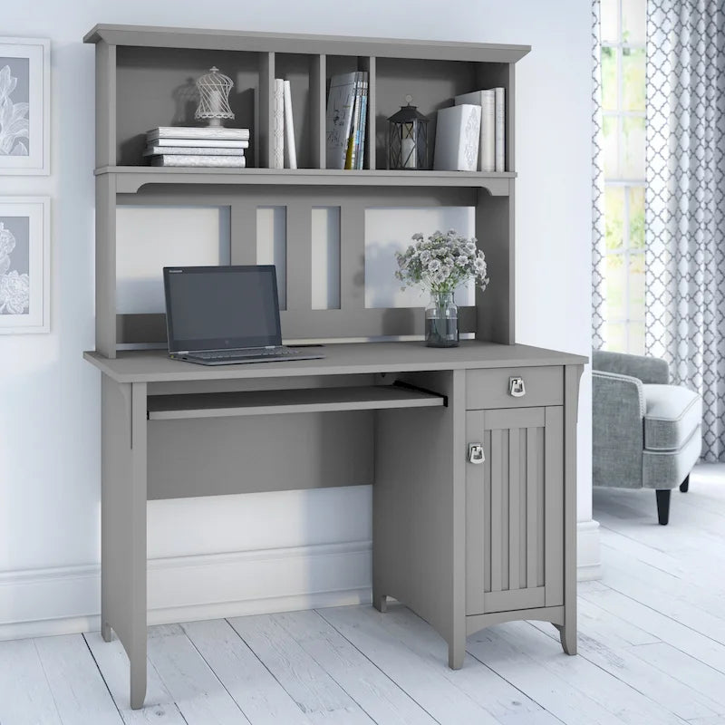 Petit bureau d'ordinateur avec étagère de rangement sur le dessus