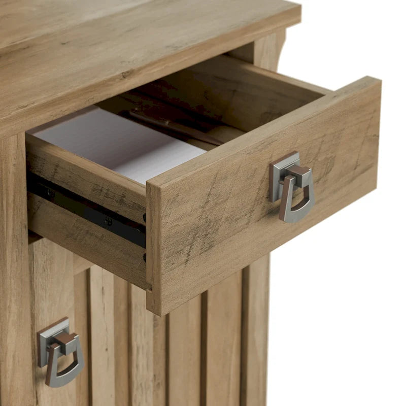 Petit bureau d'ordinateur avec étagère de rangement sur le dessus
