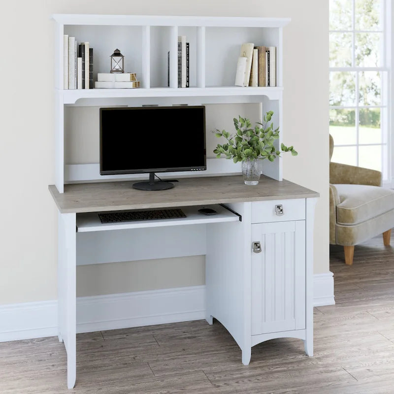 Petit bureau d'ordinateur avec étagère de rangement sur le dessus