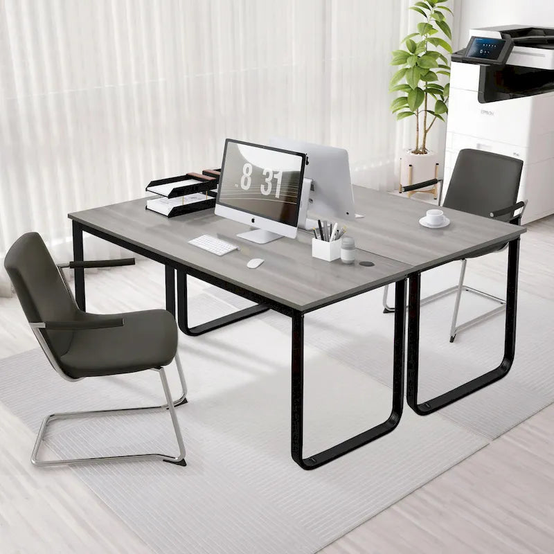 Bureau d'ordinateur moderne en métal noir avec étagères de rangement pour usage personnel