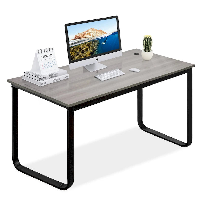 Bureau d'ordinateur moderne en métal noir avec étagères de rangement pour usage personnel