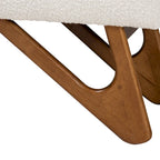 Banc Rika Japandi en tissu bouclé crème et bois de noyer marron