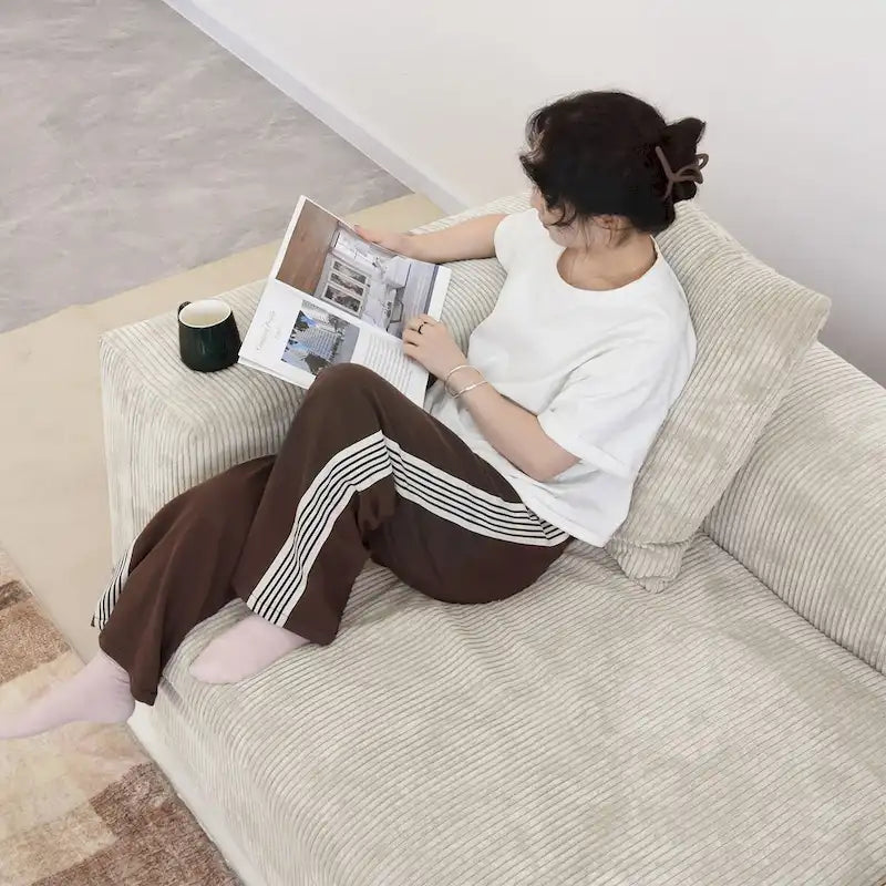 Canapé et causeuse profonds rembourrés en velours côtelé confortables avec pieds en bois et 4 oreillers