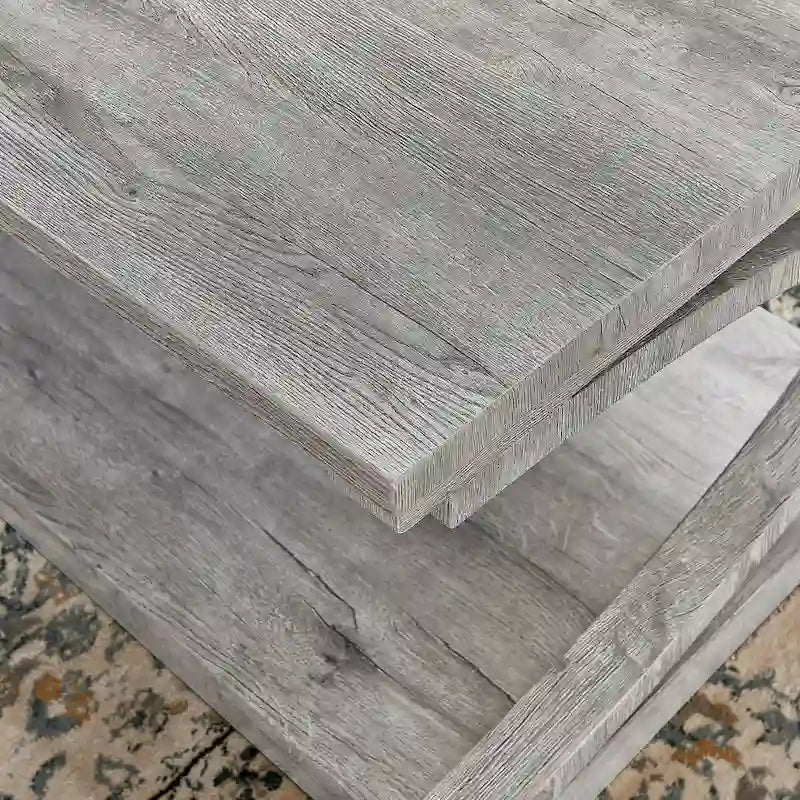 Table basse unique en bois massif avec étagère de rangement